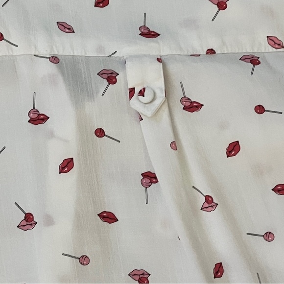 Torrid Harper Tab Sleeve Novelty Lips & Lollipops Pullover Top Women’s 3 - Picture 9 of 13